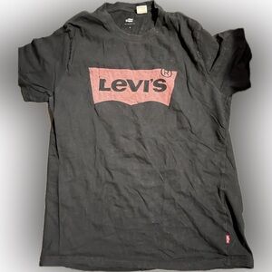 Levi's Black and Red Logo T-Shirt
